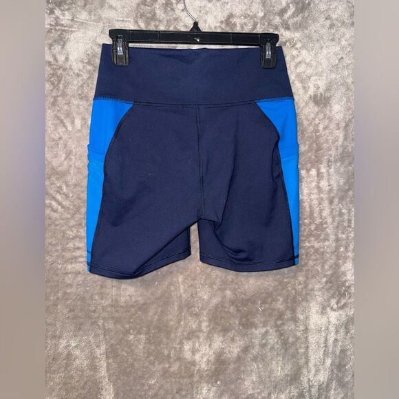 ❌Fabletics On-The-Go PowerHold Deep Navy/Electric Blue Biker Shorts Medium 6”NEW - Picture 4 of 7